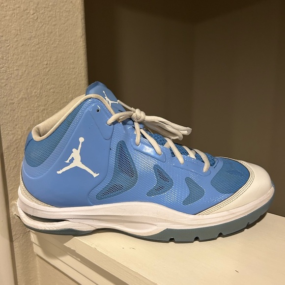 Nike Jordan Play In This 2 Men’s Sz 9 Basketball Shoes 510581-400 Carolina Blue - Picture 2 of 9